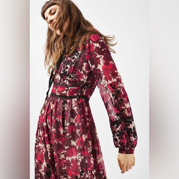 Topshop Dresses & Skirts - Floral Embroidered Dress